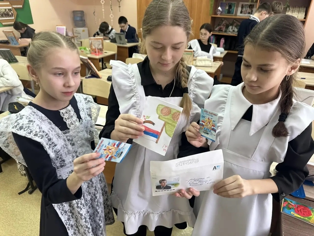 Оло йәштәгеләргә хаттар яҙалар