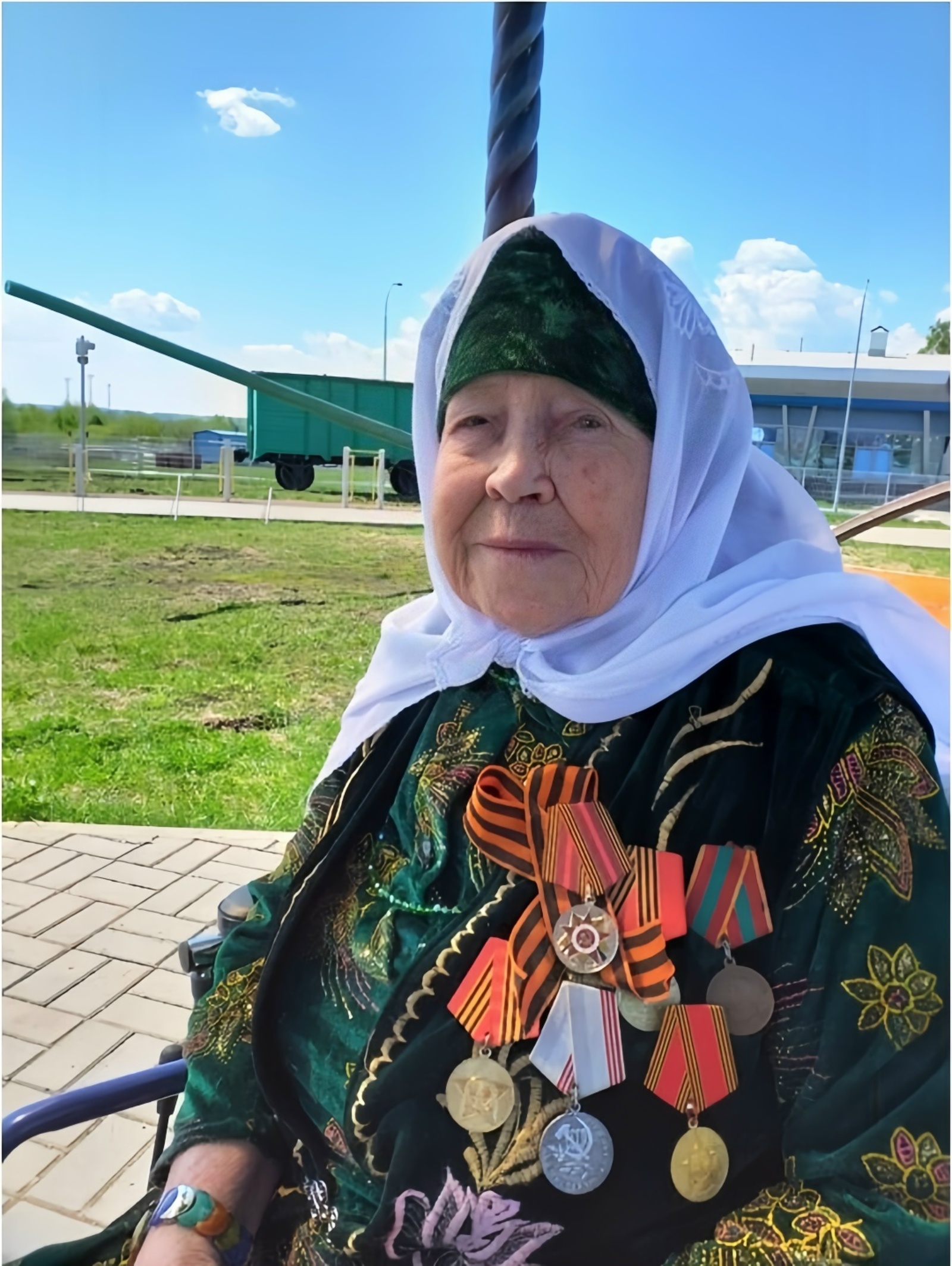 Бер быуатҡа яҡын ауыр, әммә бәхетле тормош