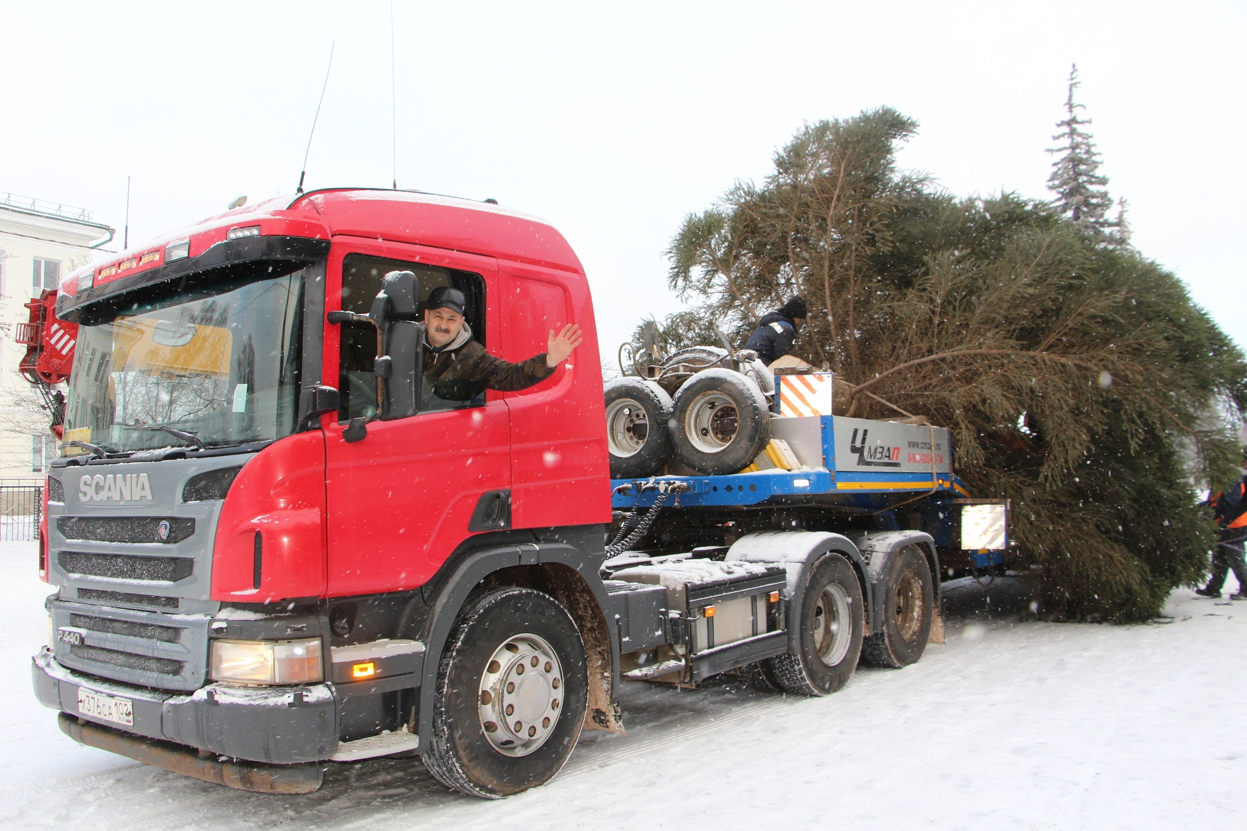 Райондың төп Яңы йыл майҙанына шыршы ҡуйылды