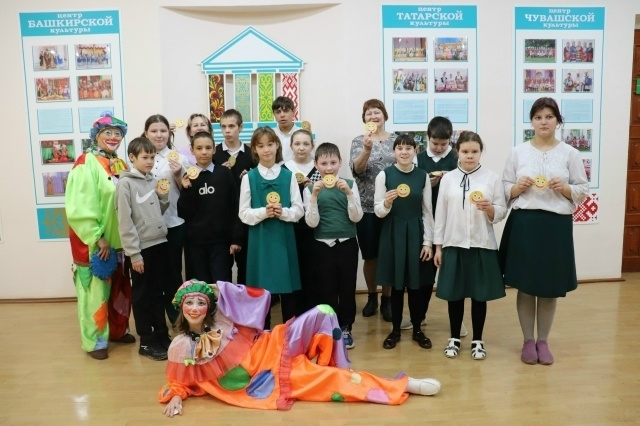 «Дуҫлыҡ һәм изгелек юлынан»