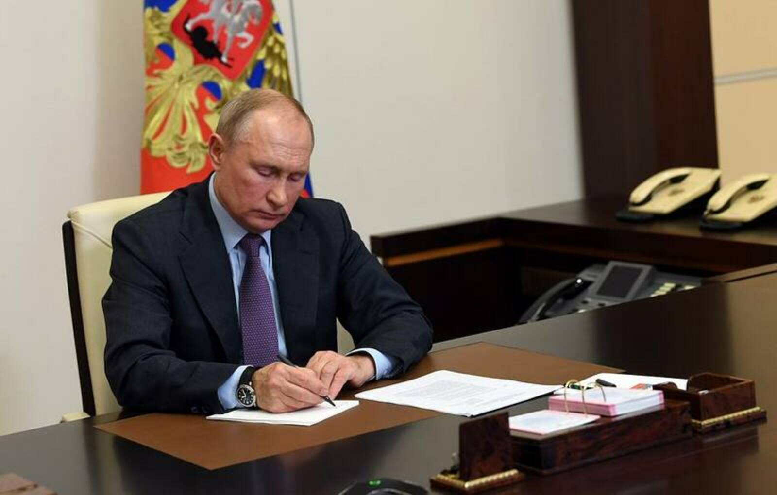 Путин Еңеүҙең 80 йыллығын билдәләүгә әҙерлек тураһында указға ҡул ҡуйҙы
