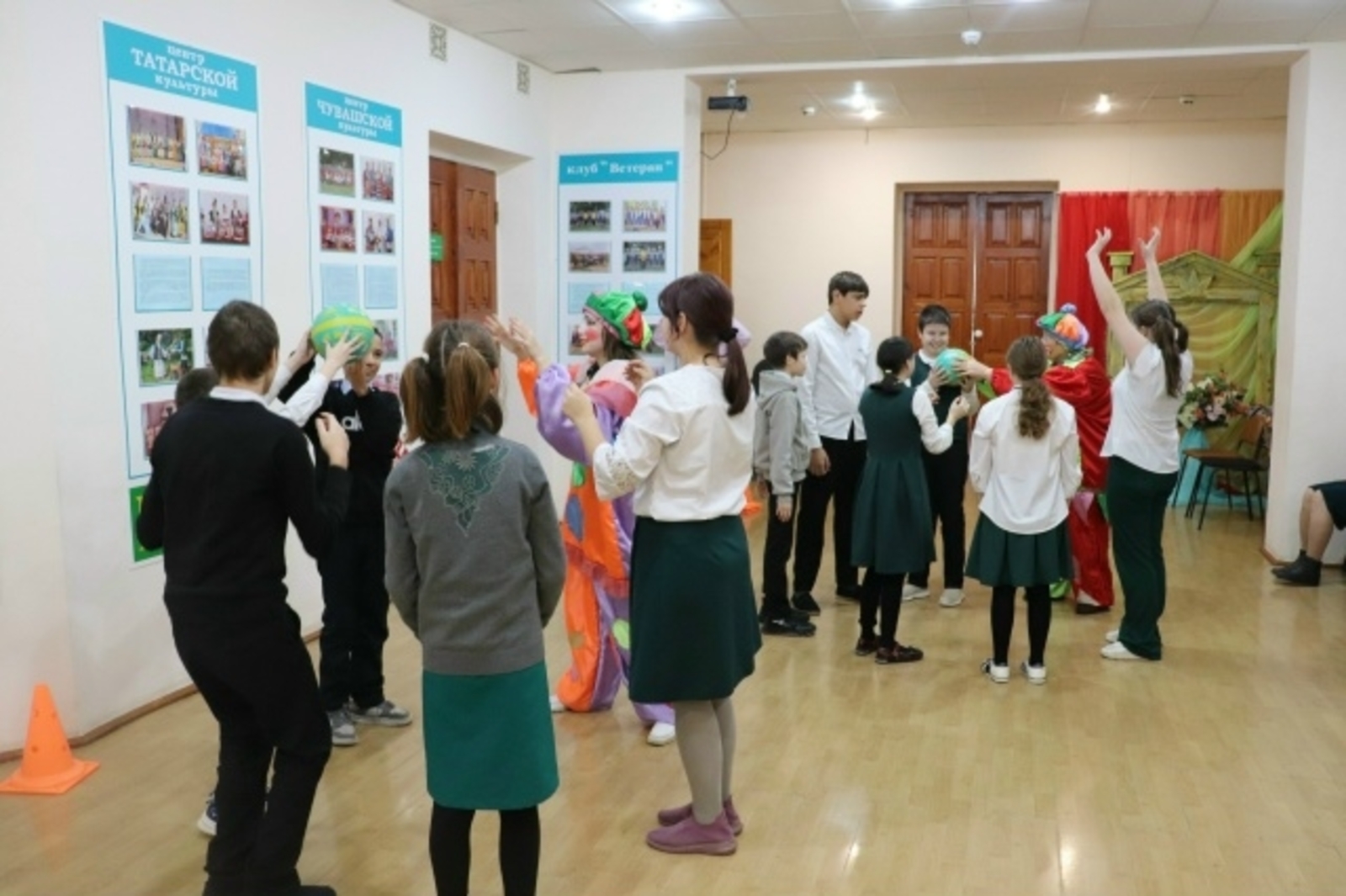 «Дуҫлыҡ һәм изгелек юлынан»