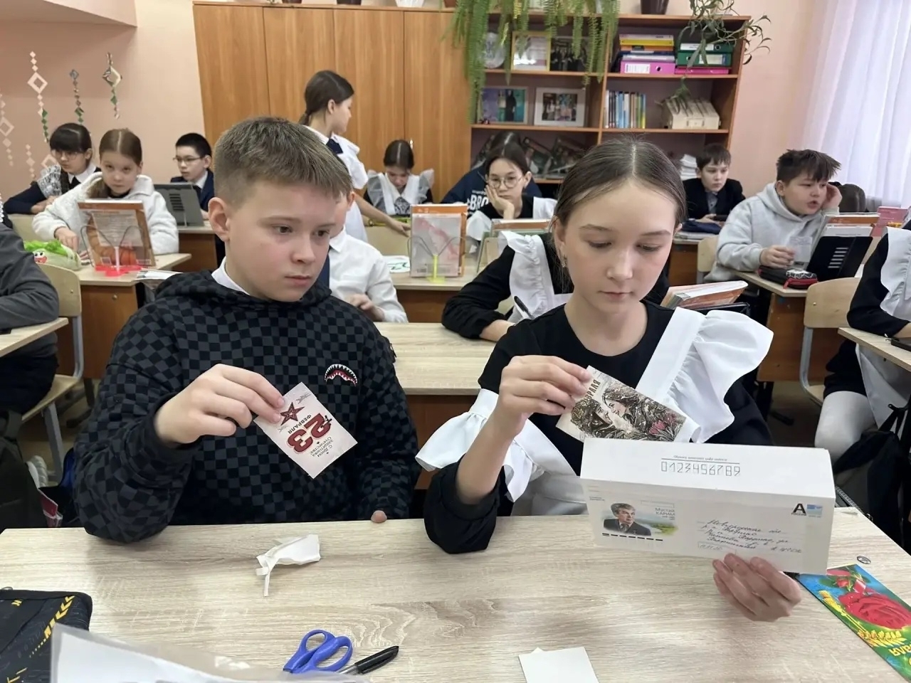 Оло йәштәгеләргә хаттар яҙалар