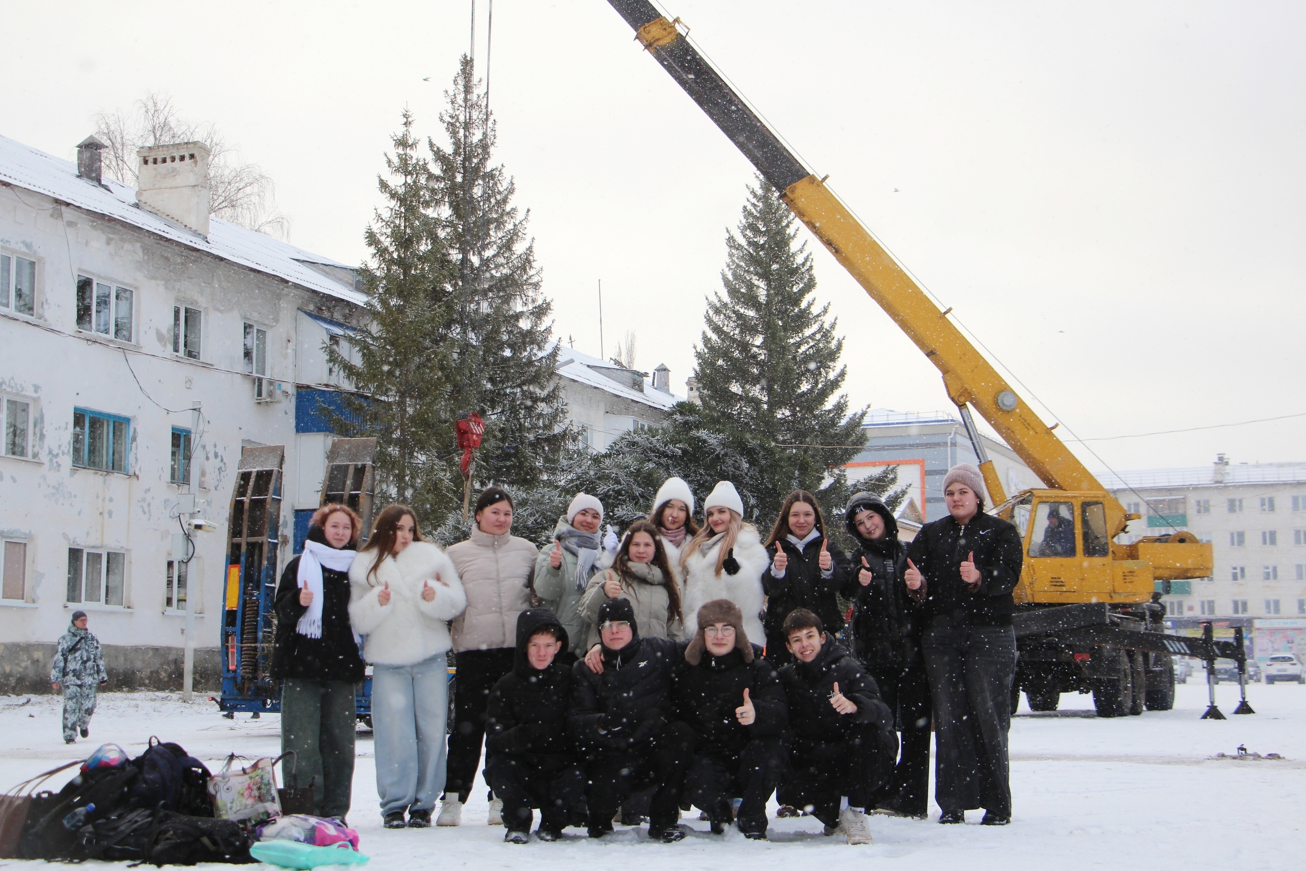 Райондың төп Яңы йыл майҙанына шыршы ҡуйылды