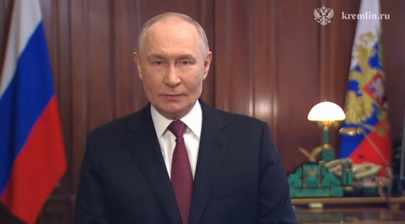 Владимир Путин поздравил россиян с Днем защитника Отечества