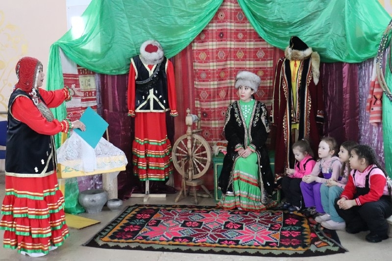 Бәләбәйҙә «Башҡорт тирмәһе көмбәҙе аҫтында фольклор» сараһы уҙҙы