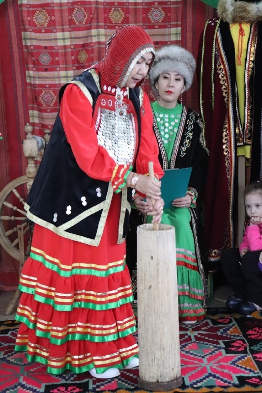 Бәләбәйҙә «Башҡорт тирмәһе көмбәҙе аҫтында фольклор» сараһы уҙҙы