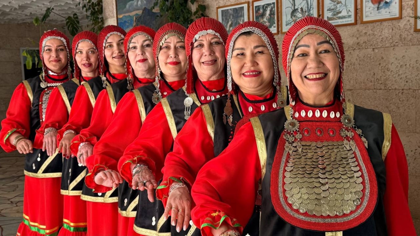 «Ләйсән» «Дуҫлыҡ гөлләмәһе» үҙешмәкәр сәнғәт коллективтары фестиваленә барҙы