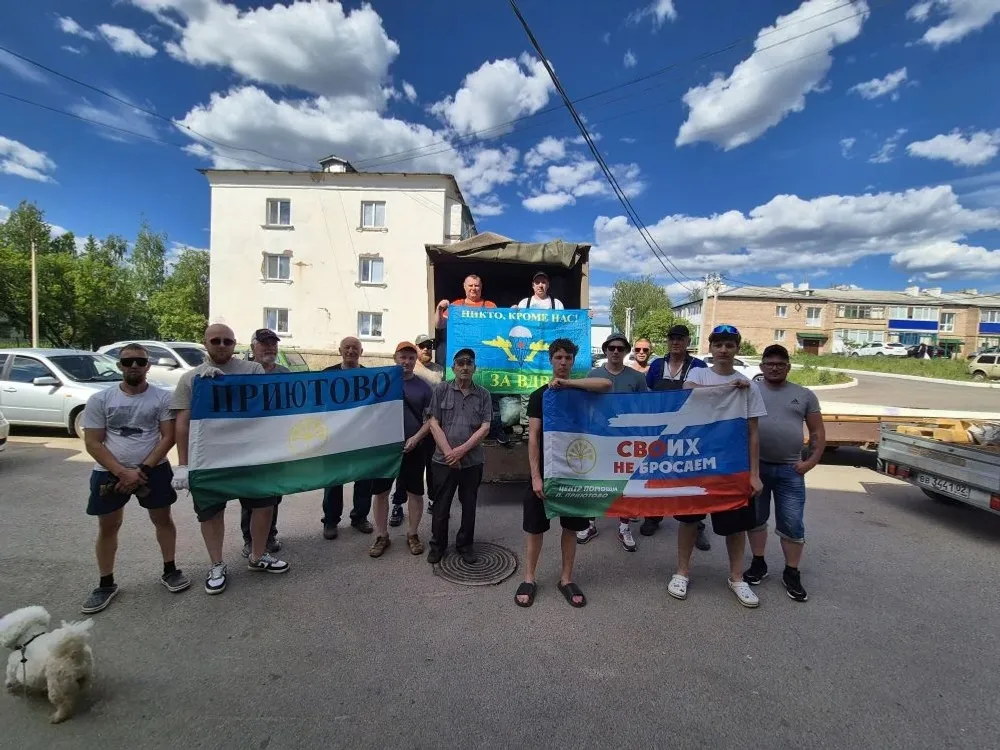 Приют ҡасабаһындағы Ярҙам үҙәге ирекмәндәре республика ылауын оҙатты