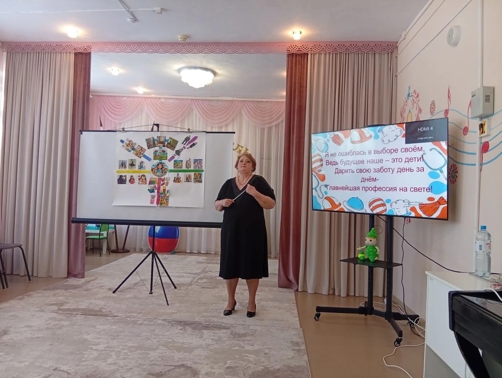 Райондың иң яҡшы тәрбиәсеһе исеменә конкурс башланды