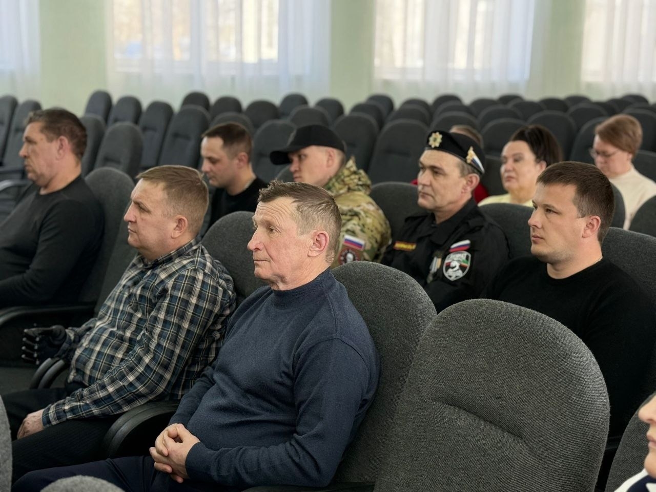 Йәмғиәттең бер өлөшө булырға