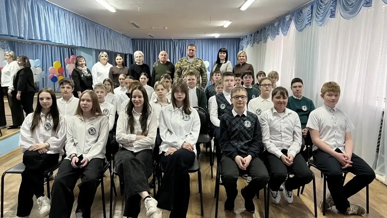 МХО геройы менән йәштәр диалогы