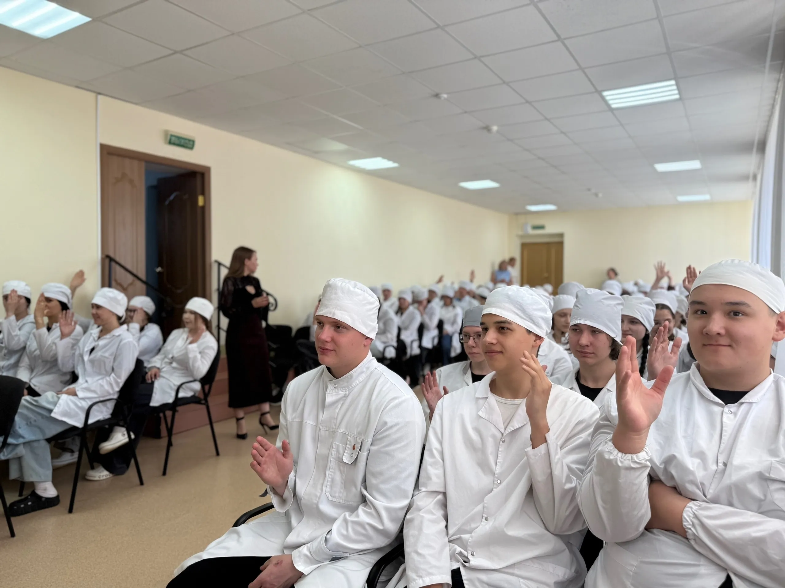 Кесе ватан хаҡына быуындар диалогы