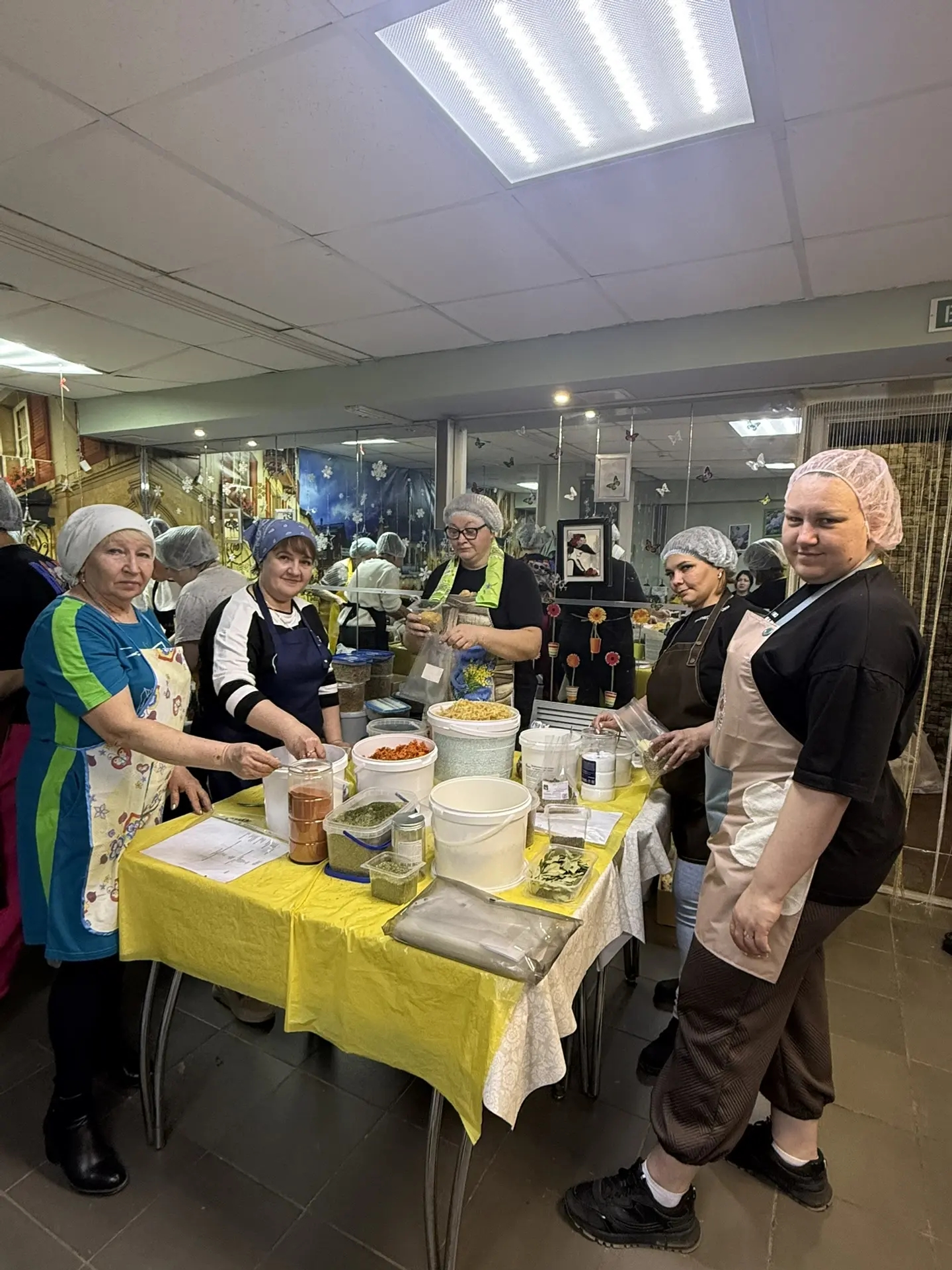 Бәләбәй ирекмәндәре яугир-яҡташтар өсөн ҡоро һурпалар әҙерләй