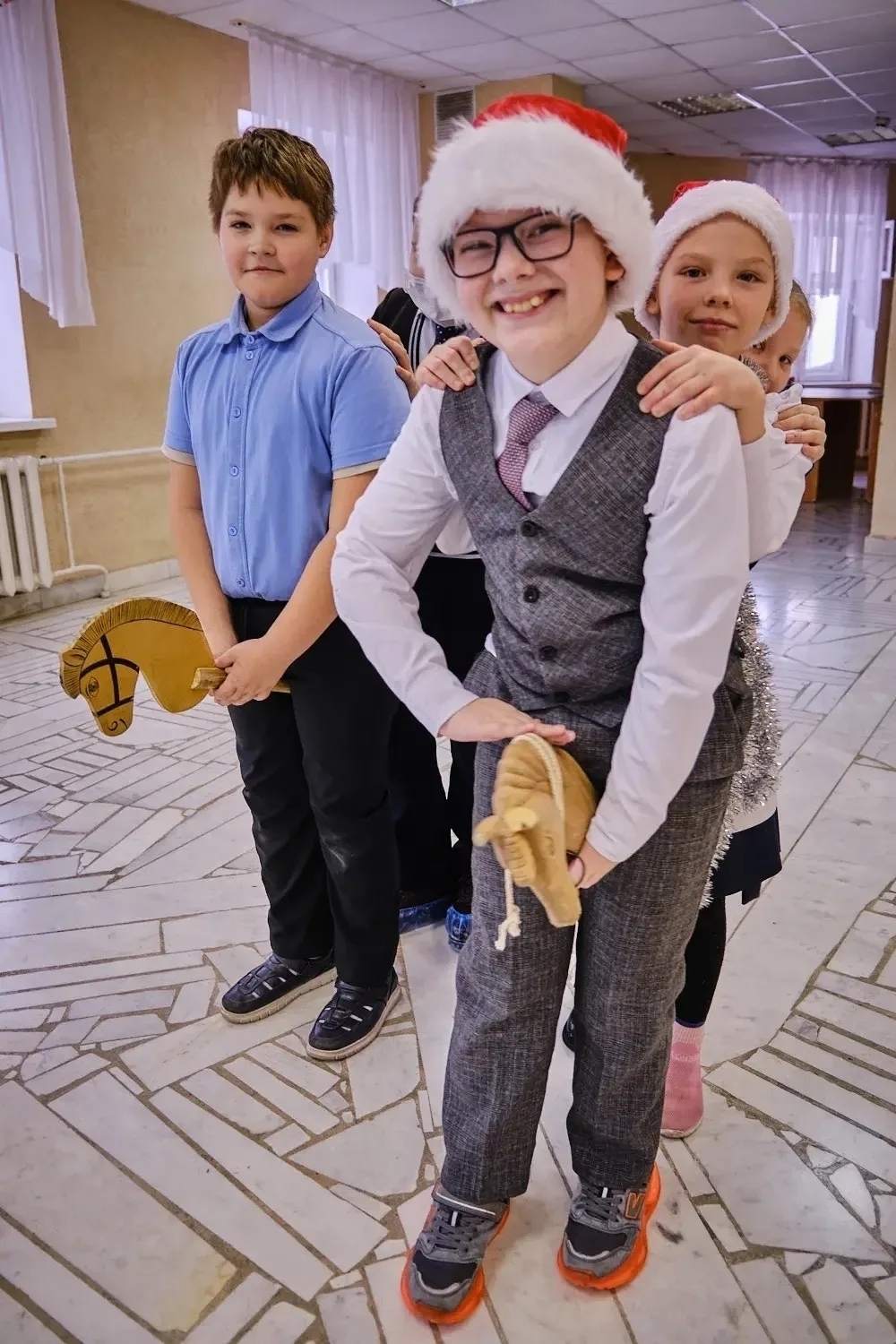 Гимназистар Ҡыш бабай һандығын тапты