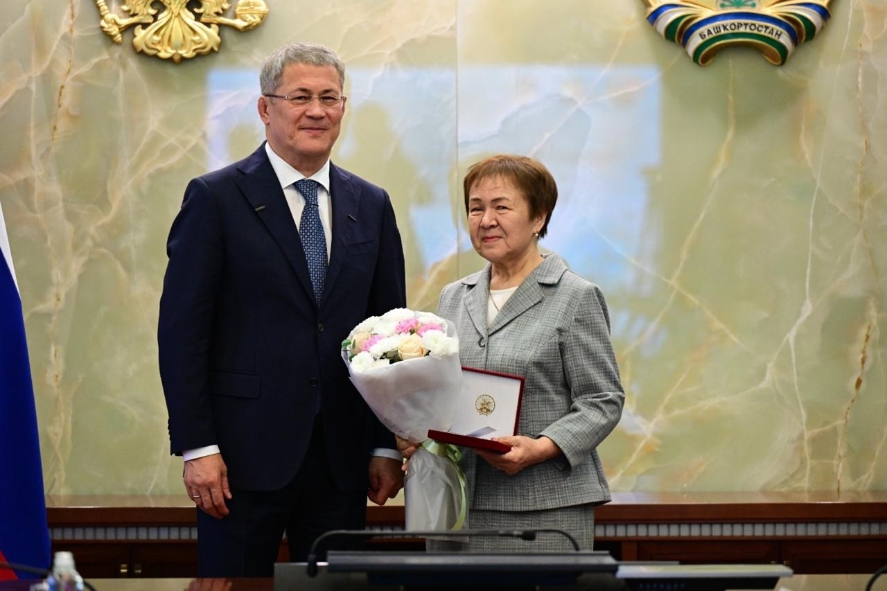 Өфөлә медицина хеҙмәткәрҙәрен бүләкләгәндәр