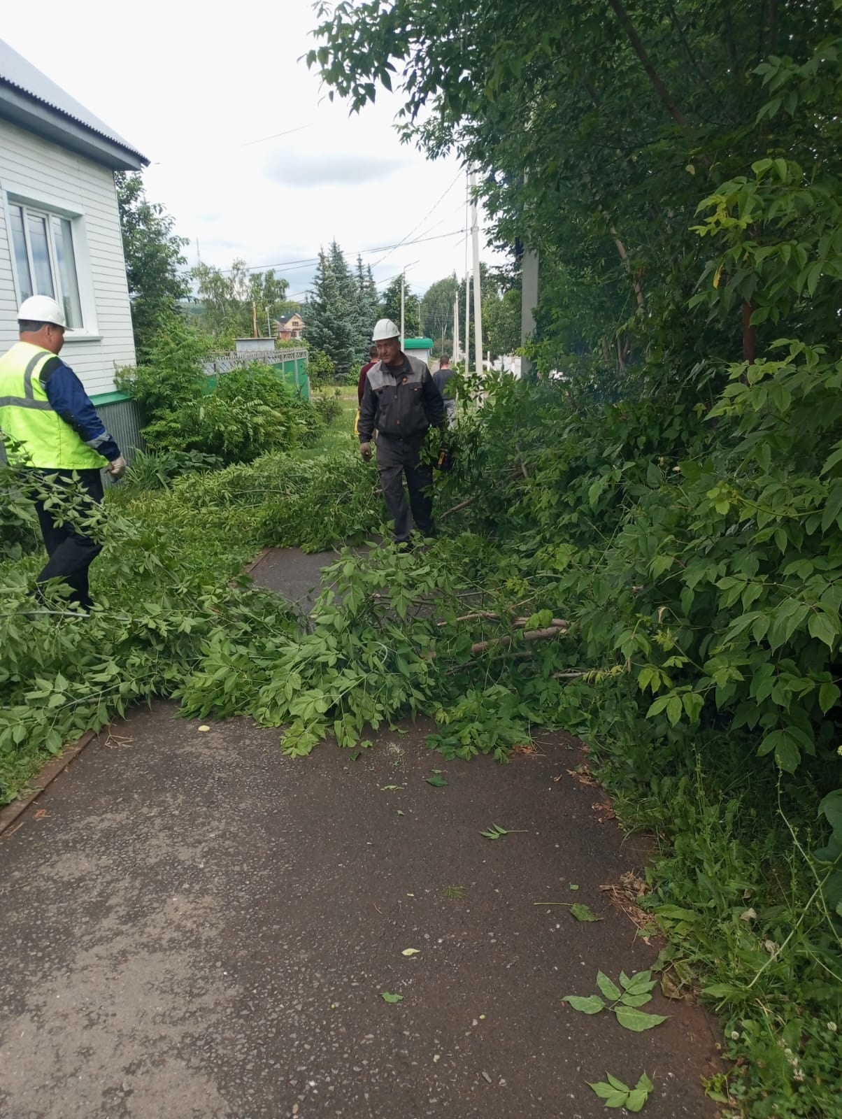 Эшсе ҡулдар етмәй